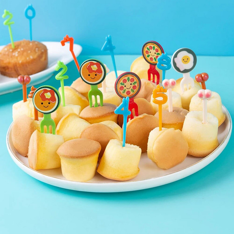 10 db/Szett Mini Nyársak Aranyos Rajzfilm Kawaii Ebéd Bento Doboz Élelmiszer Gyümölcs Pick Villarudak Büfé Szendvicslapátok Dekor villa