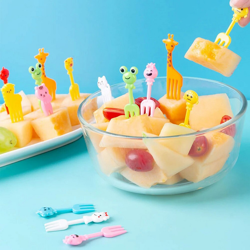 10 db/Szett Mini Nyársak Aranyos Rajzfilm Kawaii Ebéd Bento Doboz Élelmiszer Gyümölcs Pick Villarudak Büfé Szendvicslapátok Dekor villa