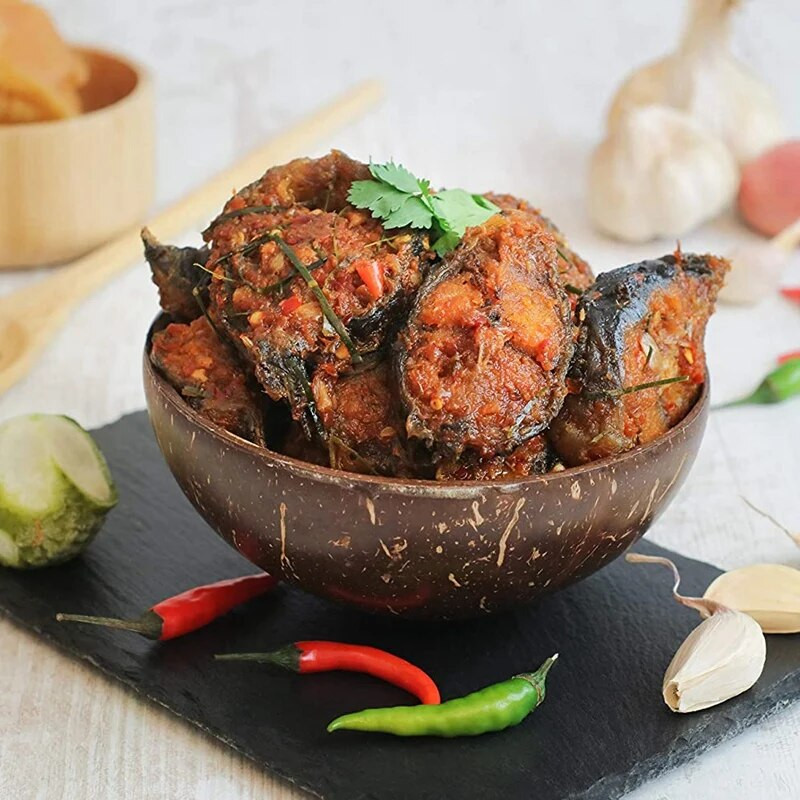 Kókuszos tálak turmixtál és kanál ajándék természetes kézzel készített, vegánoknak reggeli, parti fagylalt gabonapehely