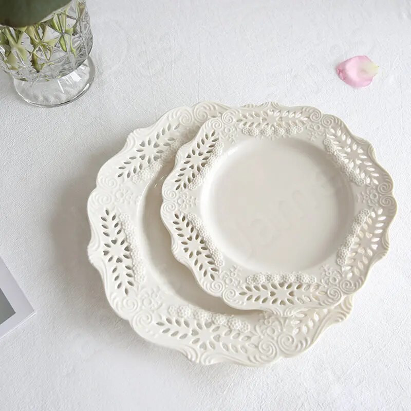 Moodne reljeefne keraamiline õhtusöögitaldrik Prantsuse stiilis õõnestatud õhtusöögitaldrikud Steak-pastaroad Kook Magustoit Köögiviljad lauanõud