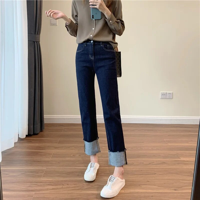 Traperice ravnih nogavica s visokim strukom za žene s osjećajem za dizajnersku nišu. Proljeće 2023., nove ležerne hlače na 9 točaka