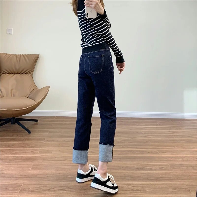 Traperice ravnih nogavica s visokim strukom za žene s osjećajem za dizajnersku nišu. Proljeće 2023., nove ležerne hlače na 9 točaka