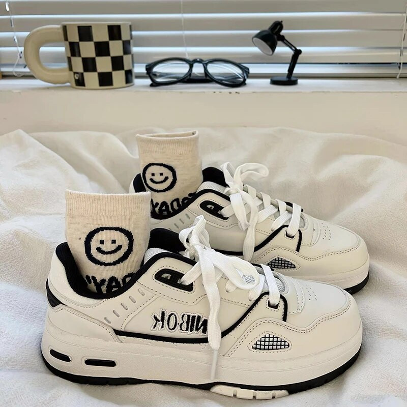 Ženske tenisice s platformom i okruglim prstima Modna ležerna sportska obuća Ženske nove ravne prozračne vulkanizirane cipele na vezanje Zapatos De Mujer