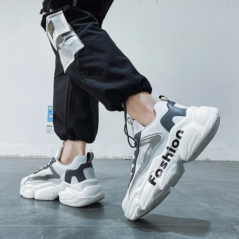 Nove muške cipele za 2023. Muške vulkanizirane cipele s križnim vezama Modne šivaće vruće rasprodaje Ležerne prozračne tenisice na otvorenom