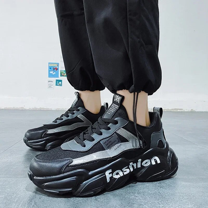 Nove muške cipele za 2023. Muške vulkanizirane cipele s križnim vezama Modne šivaće vruće rasprodaje Ležerne prozračne tenisice na otvorenom