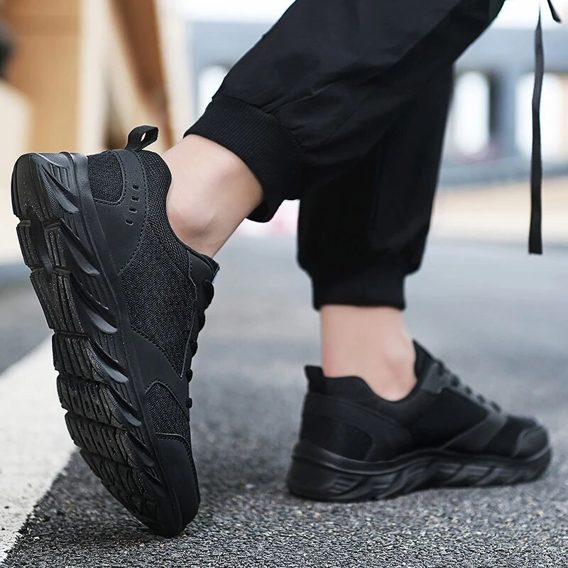Trend muške cipele za slobodno vrijeme Mrežaste lagane tenisice Cipele na vezanje za vanjske prostore Prozračne Zapatillas za parove Sportske crne tenisice za trčanje