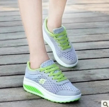 2024 Есен Дамски маратонки на платформа Модни дишащи мрежести клинове с връзки Ежедневни вулканизирани обувки Спортни обувки за бягане