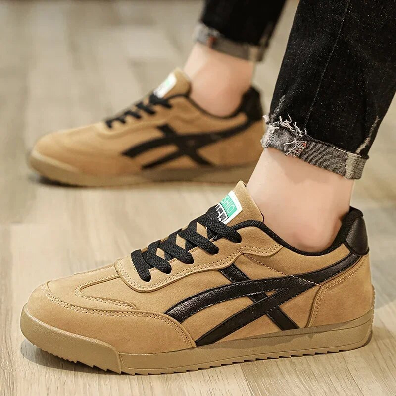 Nove jesenske muške tenisice od brušene kože 2023. Modne ravne cipele na vezanje za van, niske ležerne cipele s platformom za muškarce Tenisice za trčanje Protuklizne