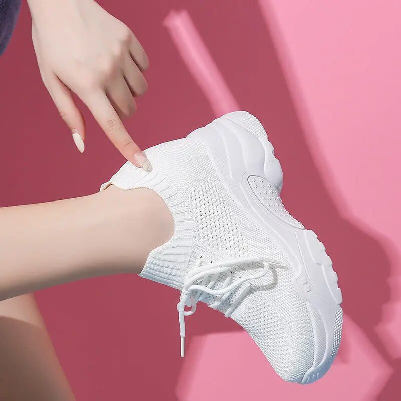 Ženske cipele s platformom na klin bijele crvene tenisice na otvorenom prozračne ležerne mrežaste cipele ženske cipele za hodanje tenis ženske 2021.