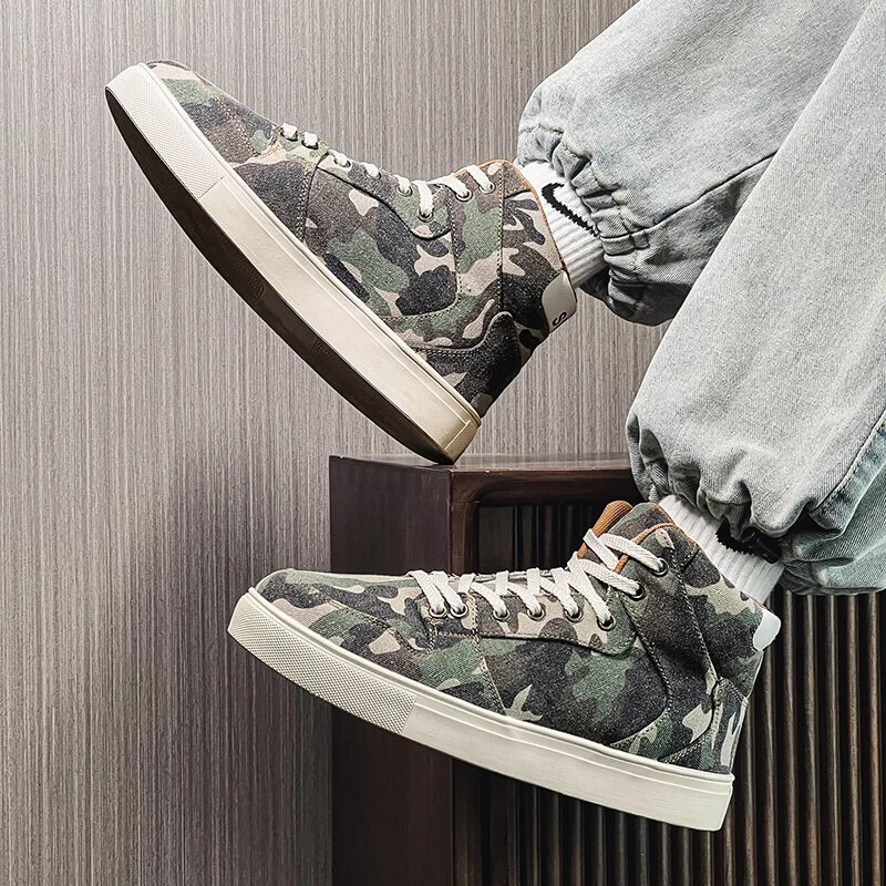 Nauji rudeniniai kamufliažiniai drobiniai batai Vyriški Aukšti vulkanizuoti batai Didesnio dydžio 46 47 Patogūs sportiniai riedlenčių sportbačiai vyrams