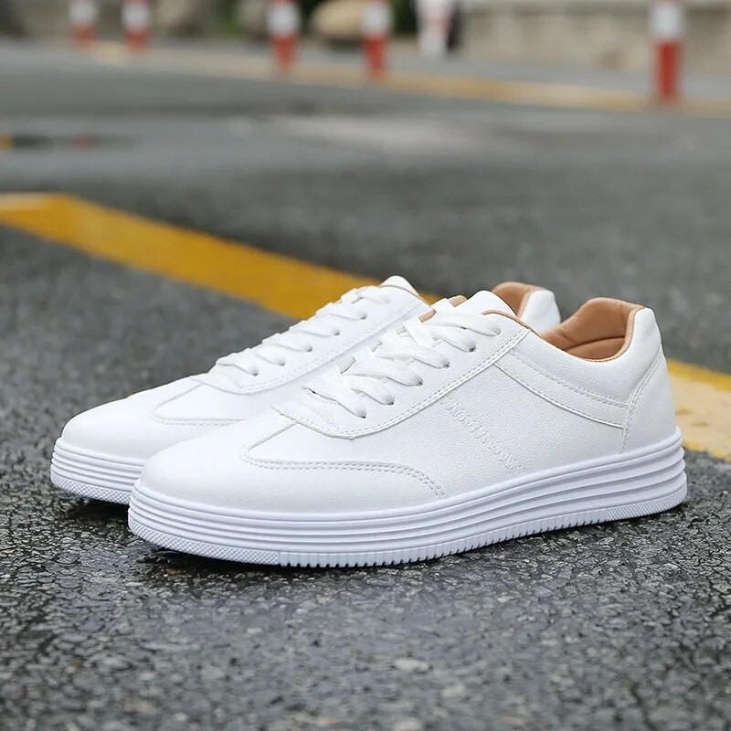 Férfi sportcipők fehér bőr tornacipők Férfi nyári alkalmi vulkanizált cipők Férfi tornacipők Fekete gördeszka cipők Basket Homme