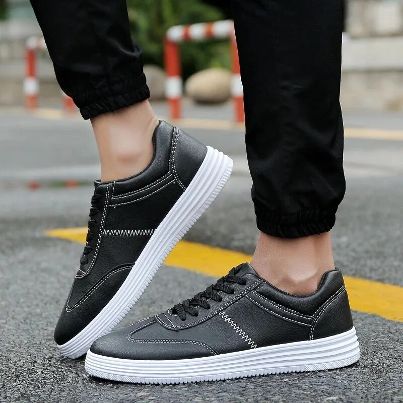 Férfi sportcipők fehér bőr tornacipők Férfi nyári alkalmi vulkanizált cipők Férfi tornacipők Fekete gördeszka cipők Basket Homme