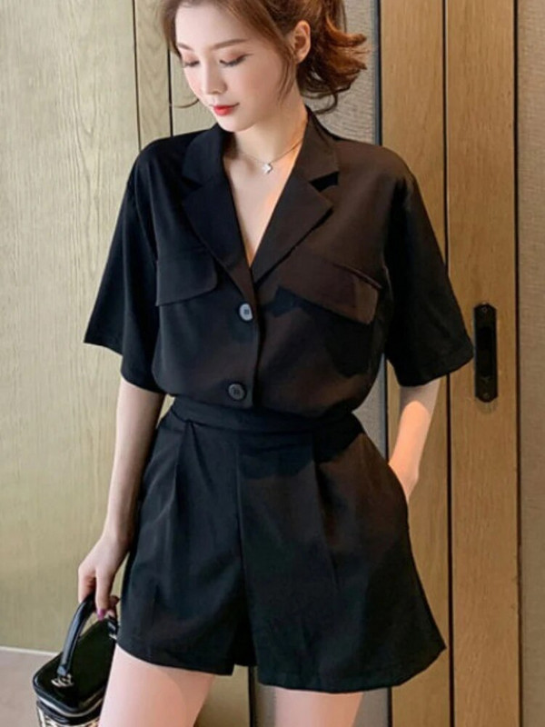 2023. évi nyári női új, nagyméretű, hozzáillő rövidnadrág szettek koreai laza divatos elegáns kardigán felső, széles szárú rövidnadrág kétrészes szett