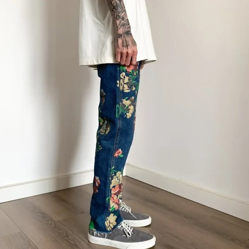 2023 Kanye Y2K Fashion Flowers Print Slim Hip Hop Jeans Pantaloni pentru bărbați Îmbrăcăminte Skateboard Streetwear New Rock Denim Pantaloni