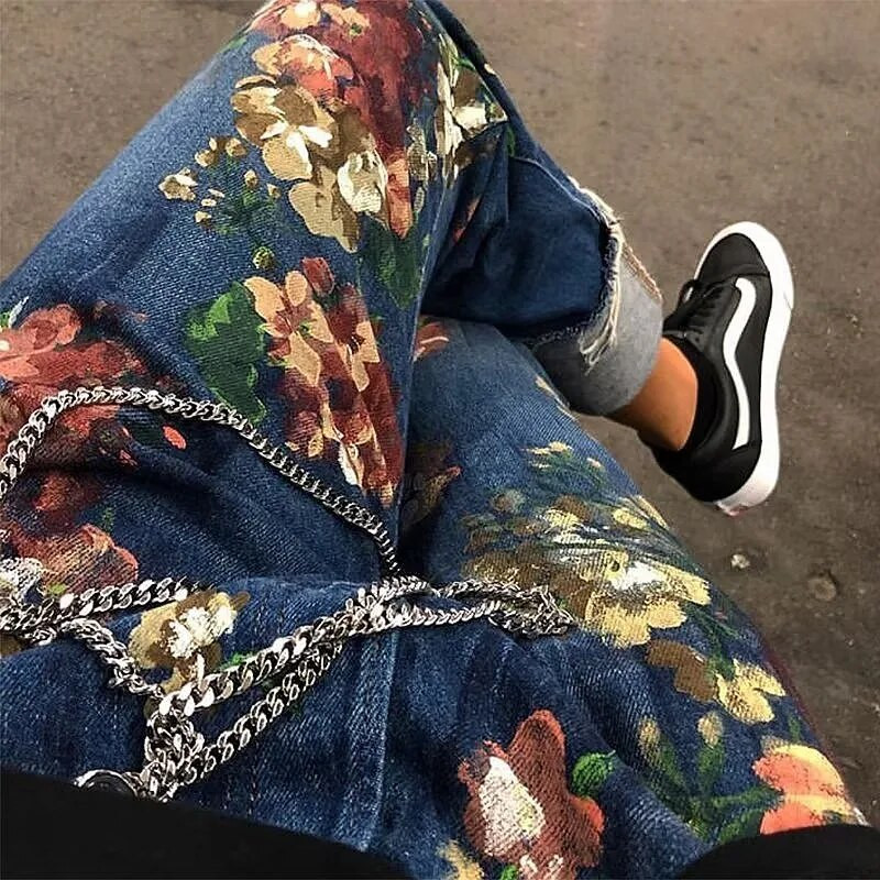 2023 Kanye Y2K Fashion Flowers Print Slim Hip Hop Jeans Pantaloni pentru bărbați Îmbrăcăminte Skateboard Streetwear New Rock Denim Pantaloni