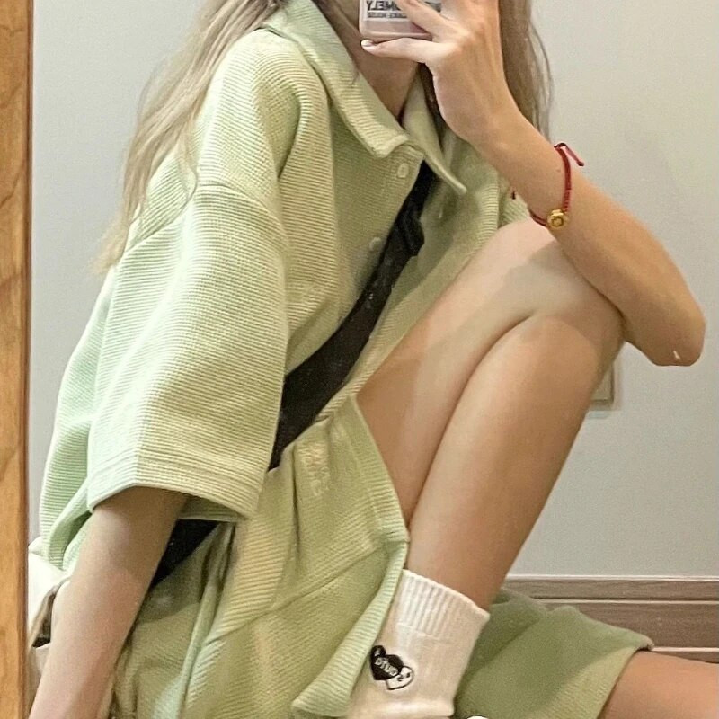 Xgoth žensko jednostavno ležerno sportsko odijelo od vafla Ženska majica s otvorenim ovratnikom kratkih rukava + kratke hlače Girly Streetwear Zeleni set od 2 komada