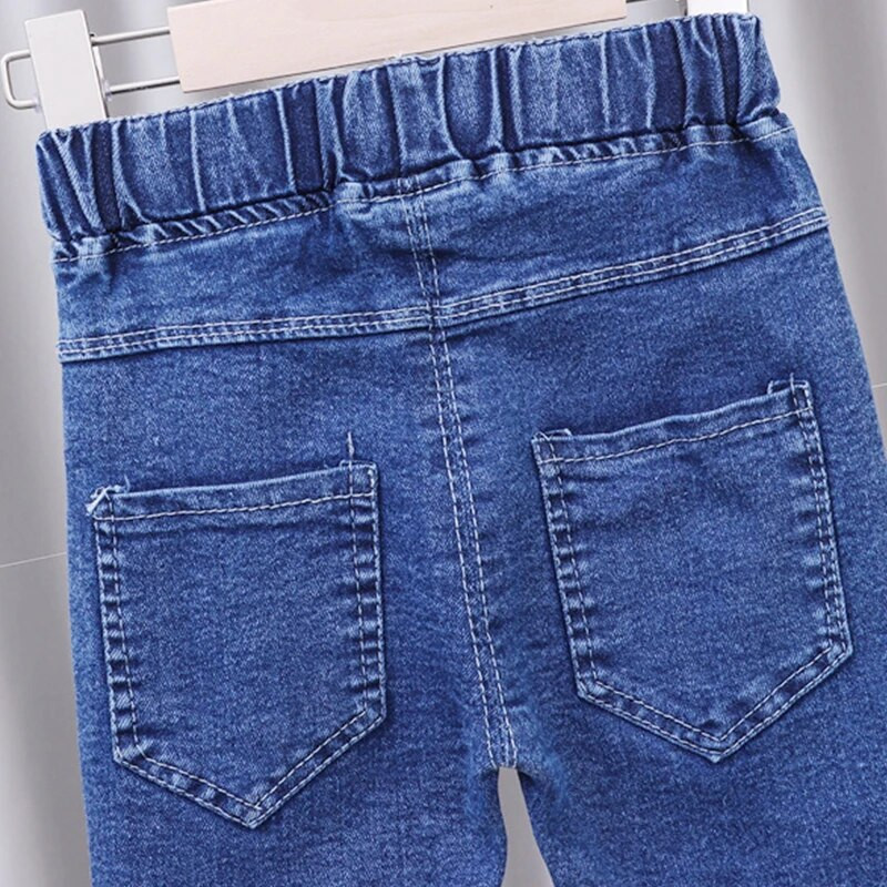 Дънки с бродирани щампи за момичета от 100% памук 2024 Пролет Нови детски ежедневни дънкови прави панталони с еластична талия Бебешки панталони