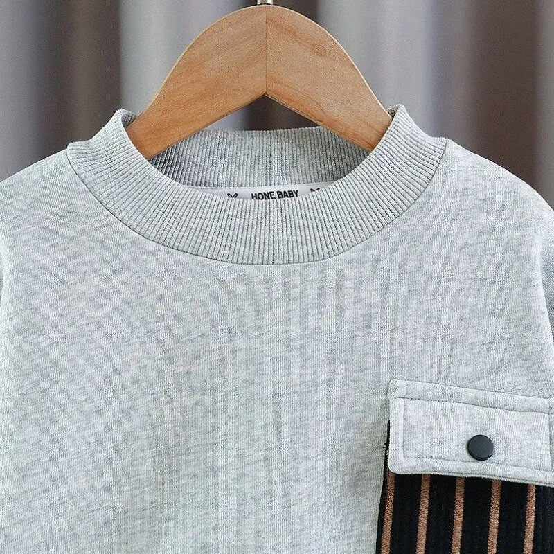 2024 m. pavasaris ir ruduo Nauji laisvalaikio vaikiški drabužiai Paprasti dryžuoti apvaliu kaklu ilgomis rankovėmis madingi universalūs megztiniai