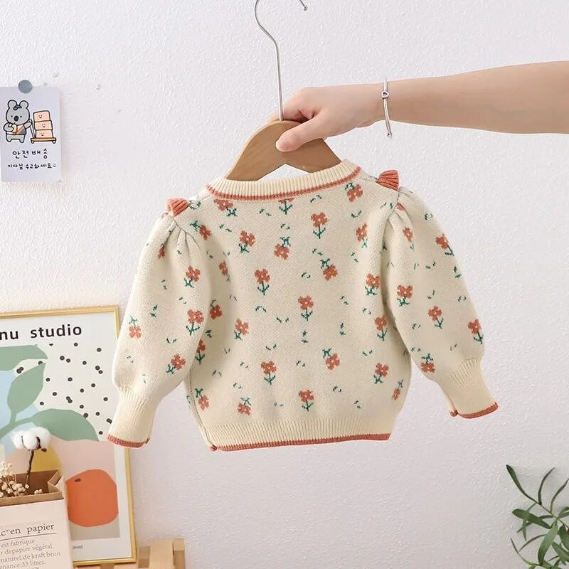 Mergaičių gėlėmis megzti megztiniai 2024 m. pavasaris Nauji Mažylių megztiniai Megztiniai Medvilniniai Viršutiniai Drabužiai Kūdikiams Vaikiški viršutiniai drabužiai Striukė Megztinis