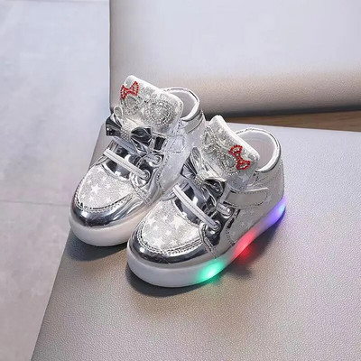 2024 Baby Girls LED Light tornacipők Gyerekek Aranyos Ragyogó Princess Cipők Gyerekek Világító Ragyogás Sportcipők 21-30 méret