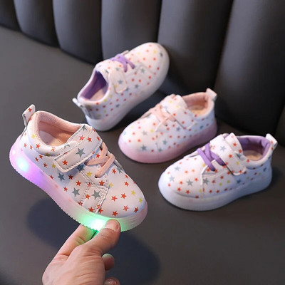 Детски LED обувки Светещи детски ежедневни обувки Модни щампи PU кожени обувки за момичета Мека подметка Неплъзгащи се маратонки Сладки бордови обувки