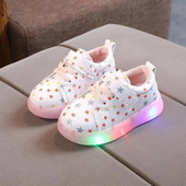 Gyerek sportcipők Tavaszi világító divat Légáteresztő Gyerek Cipők Fiúk Lányok LED-es tornacipők Fényekkel Futócipők Zapatillas