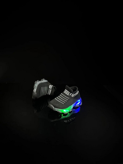 Pantofi cu LED-uri pentru bebeluși Dimensiune 21-30 Băieți Pantofi luminoși Fete Pantofi cu lumină strălucitoare pentru bebeluși Primii plimbări Copii Pantofi sport la modă