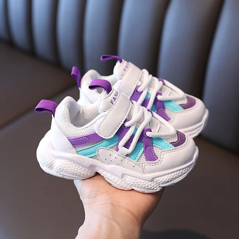 2022 m. Nauji vaikiški batai Pavasaris Ruduo Unisex Mažiems berniukams Mergaičių sportbačiai Tinkliniai kvėpuojantys madingi laisvalaikio batai vaikams nuo 1 iki 6 metų