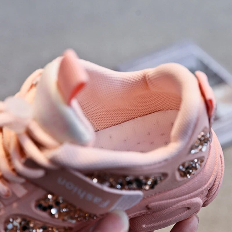 Suurused 26-37 Lastejalatsid tüdrukutele Suvised hingavast võrgust lastele Mugavad unisex poiste tossud vabaaja läikivad spordijalatsid