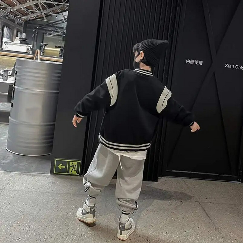 Berniuko striukė Striukė vaikiška striukė nuo vėjo striukė Vaikiškas paltas pavasario armija berniukui bombonešis striukė žalias ruduo