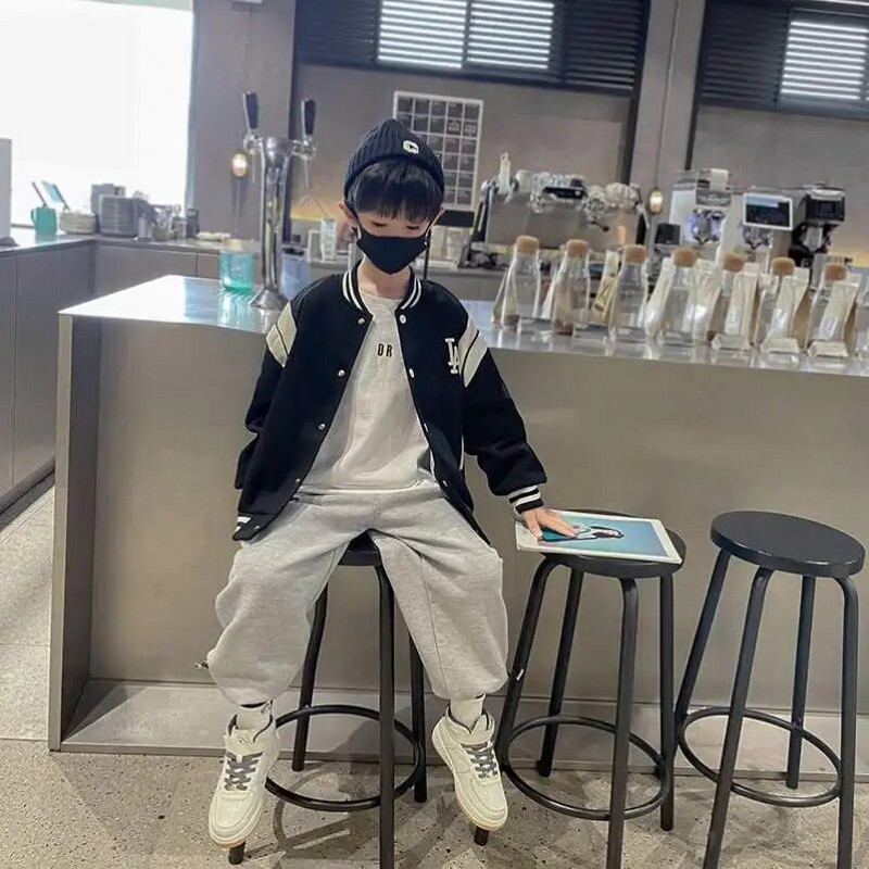 Berniuko striukė Striukė vaikiška striukė nuo vėjo striukė Vaikiškas paltas pavasario armija berniukui bombonešis striukė žalias ruduo