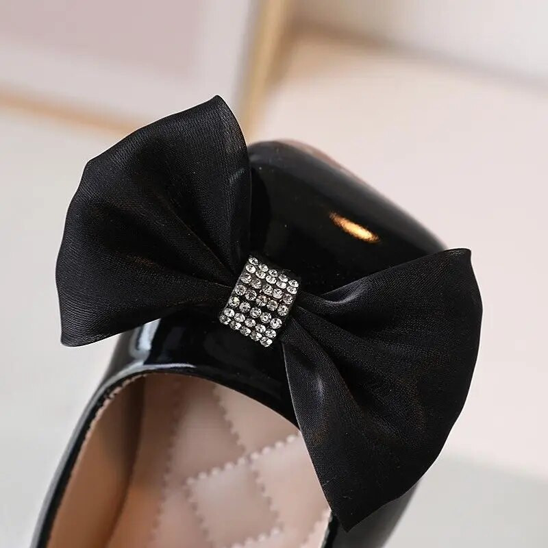 Νέα κοριτσίστικα λουλούδια γαμήλια παπούτσια για μωρά παιδικά φλατ κορδόνια με χάντρες πριγκίπισσα παπούτσια με μαργαριταρένιο λουρί Φόρεμα Παπούτσια για πάρτι χορού νήπιο