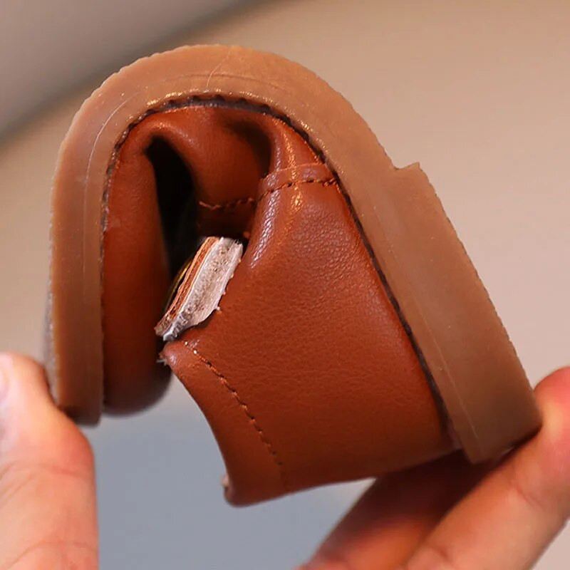 2023 Băieți Baby T Strap Pantofi ocazionali Pantofi din piele pentru copii Negru Alb Pantofi pentru fete Noua vară Mary Janes Sandale pentru copii CSH1253