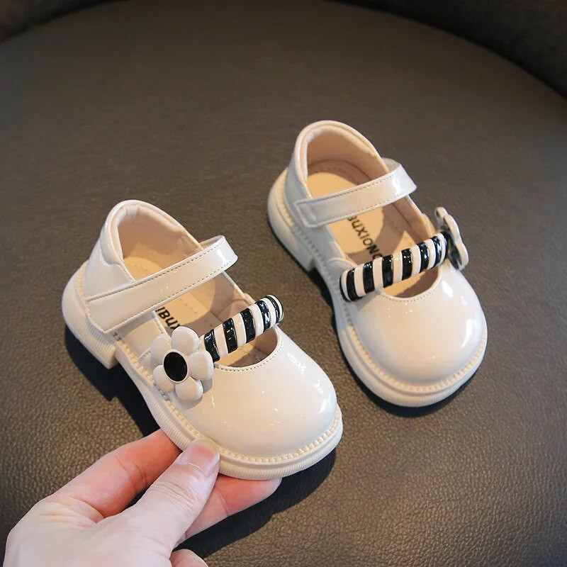 Pantofi din piele PU lac de modă Cu flori drăguțe pentru fetiță Pantofi de prințesă Nou-născut Sugar Talpă moale Primii plimbări Copil Mary Janes