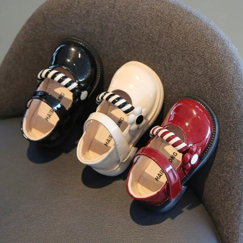 Pantofi din piele PU lac de modă Cu flori drăguțe pentru fetiță Pantofi de prințesă Nou-născut Sugar Talpă moale Primii plimbări Copil Mary Janes