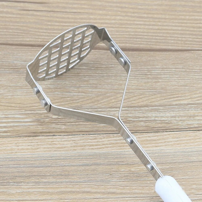 Nerūdijančio plieno stūmiklis / bulvių grūstuvas su plačia trynimo lėkštės presavimo smulkintuvu, skirta sklandžiai trintų bulvių vaisiams ir daržovėms