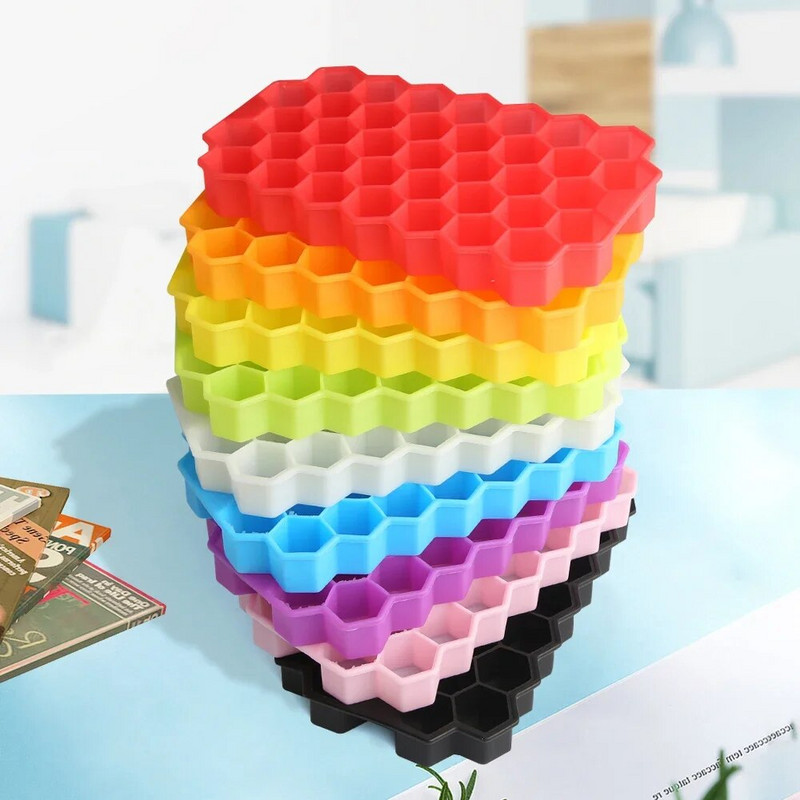 Tavă pentru cuburi de gheață, forma din silicon, cu 37 de grile, în formă de fagure de miere.