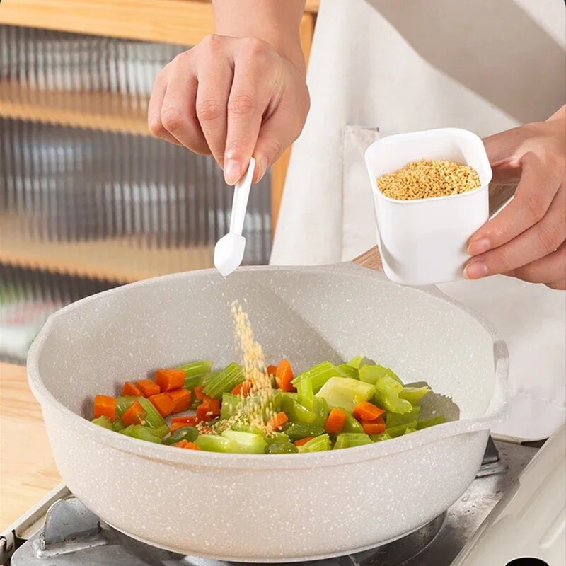 Konyha 4 rácsos Fűszerdoboz Fűszertartó és tároló Fűszerüvegek Só és Bors Shakerek Tartály Fűszertartó készlet