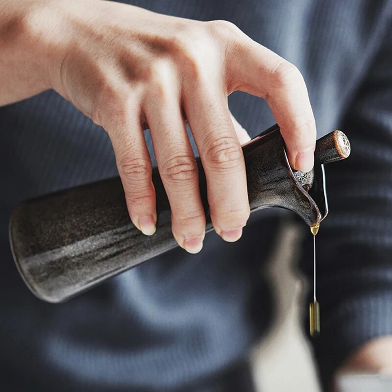 Keramikos prieskonių butelis Namų restoranas Senovinis aliejus Sojų padažas Actas Virimo butelis su dangteliu Skystų prieskonių laikymo indelis