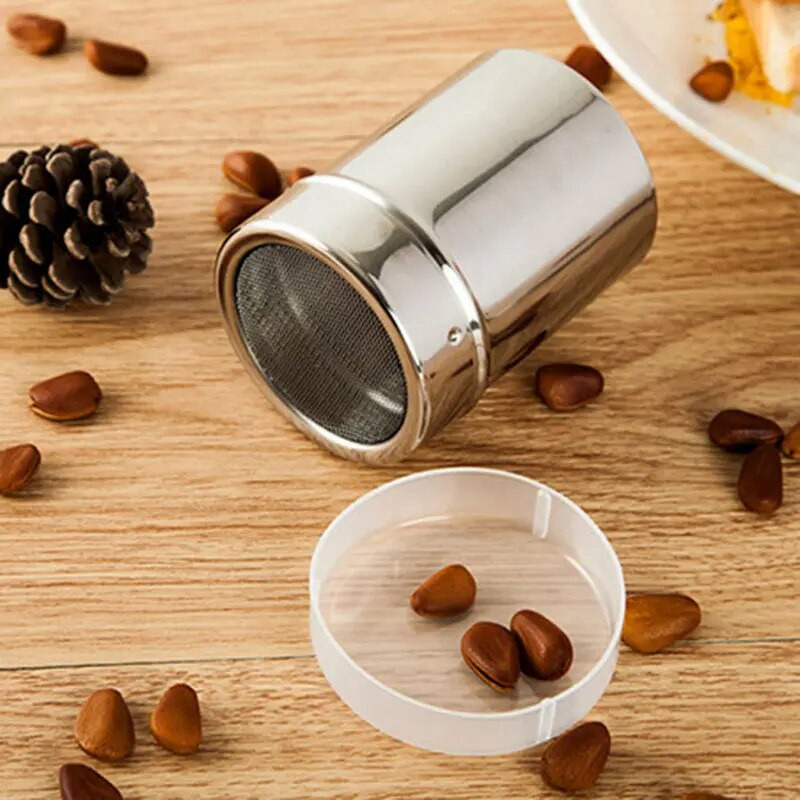 3 veličine metlica za kavu od nehrđajućeg čelika, kakao, cimet, šećer, gaza, mrežasta staklenka, boca za začine, sito za kavu, poklopac, alati za kuhanje