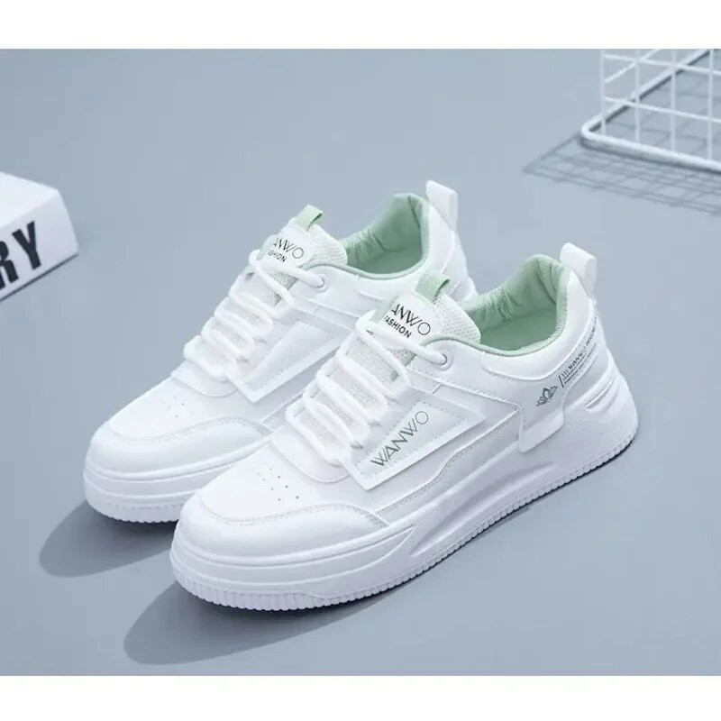 Visi laisvalaikio sportiniai batai, 2023 m. pavasaris ir ruduo Nauji pasauliniai moteriški batai Burst Fashion Ins Running Small White Shoes Board