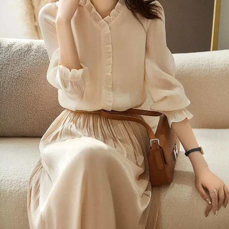 Elegantne jednobojne V-izrez s volanima Slatke bluze Ženska odjeća 2023. Jesen Zima Široke majice za putovanje na posao Košulje s leptir rukavima