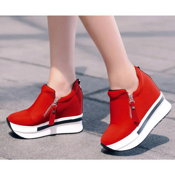 Маратонки на платформа 2023 г. Нови дамски червени ежедневни удобни обувки със скрит ток Черни платнени обувки Кецове на токчета Tenis De Mujer