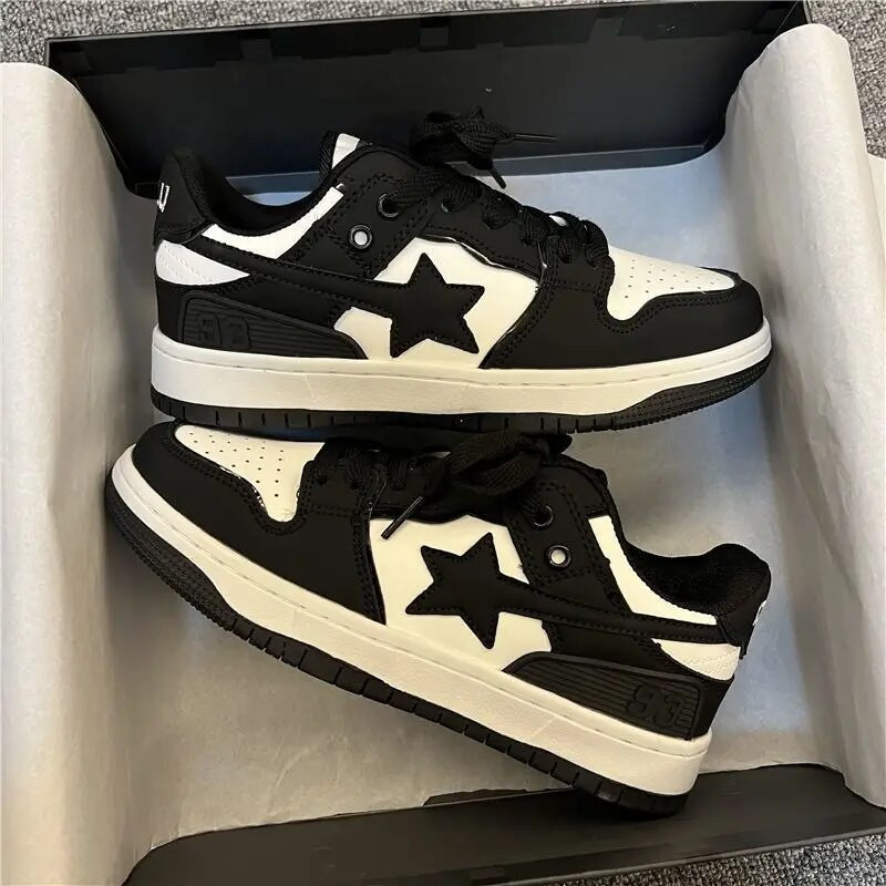 2023 m. pavasaris Nauji Board Batai Juodos ir baltos spalvos Star Shoes Žemi laisvalaikio sportbačiai Moteriški batai