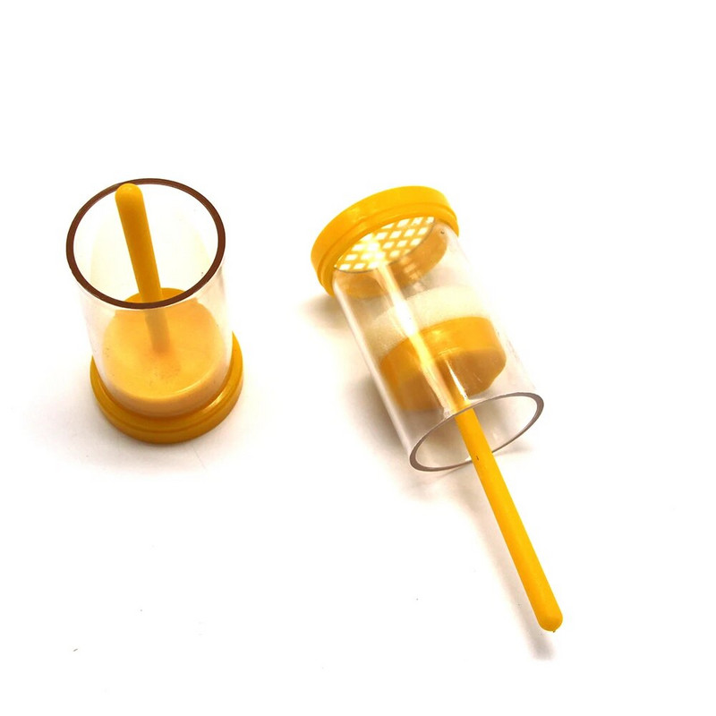 1 vnt. Bičių karalienės karalienės bičių ženklinimas auginimo žymeklis Etiketės žymeklis Geltonas plastikinis butelis Vabzdžių bičių ūkio identifikavimo įrankiai