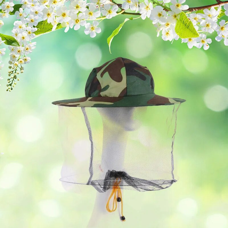 1 vnt. bitininkystės apsauginės tinklinės kepurės, gerai matomos tinklelio korių nuo uodų vabzdžių šydo metu.