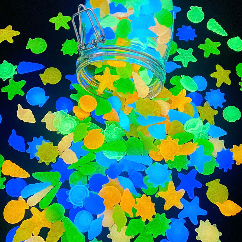 Šviečiantys žėrintys akmenukai kriauklės formos jūros žvaigždžių kriauklė, skirta tvenkinių stalo takams sodo švytėjimo tamsoje akmenukų dekoras 10/50 vnt.