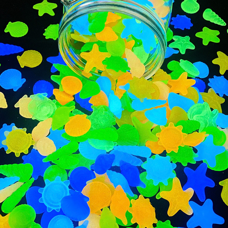 Šviečiantys žėrintys akmenukai kriauklės formos jūros žvaigždžių kriauklė, skirta tvenkinių stalo takams sodo švytėjimo tamsoje akmenukų dekoras 10/50 vnt.