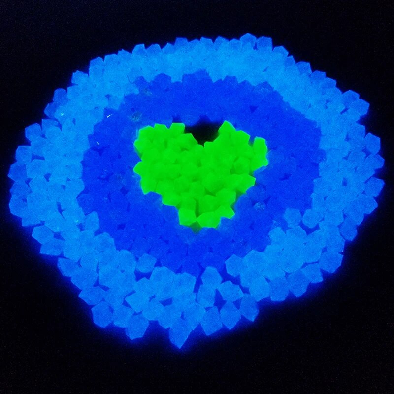 Švyti tamsoje sodo akmenukai šviečiantys akmenys uolos takams sodo takas terasa veja kiemo dekoras Šviečiantys akmenys