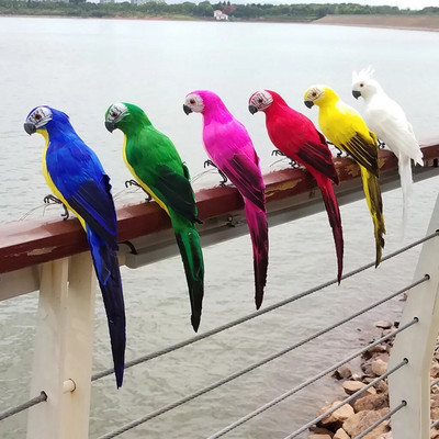 Värvilised papagoid Kunstlinnud kaunistuseks Aed Välikunst Võltslinnud Vahtsuled Pulmakaunistused Kodu käsitöökaunistused